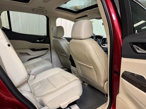Used 2021 GMC Acadia Denali w/ Denali Technology Package image 28