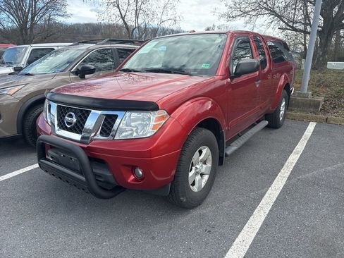 Used 2012 Nissan Frontier SV w/ SV Premium Utility Pkg image 2