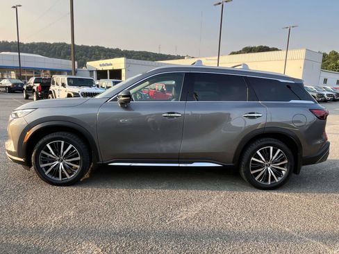 Used 2023 INFINITI QX60 Sensory w/ Vision Package AWD/4WD image 4