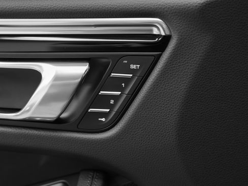 Certified 2026 Porsche Macan AWD/4WD image 28