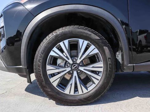 Used 2022 Nissan Rogue SV FWD image 11