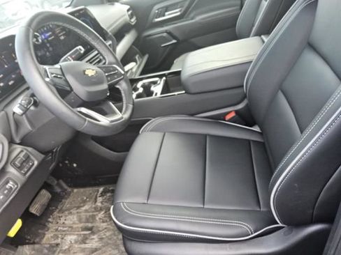 Used 2026 Chevrolet Silverado EV LT AWD/4WD image 6