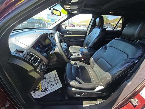 Used 2018 Ford Explorer XLT w/ Equipment Group 202A AWD/4WD image 5