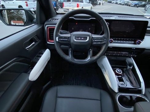 Used 2025 GMC Canyon AT4 w/ AT4X Package image 28