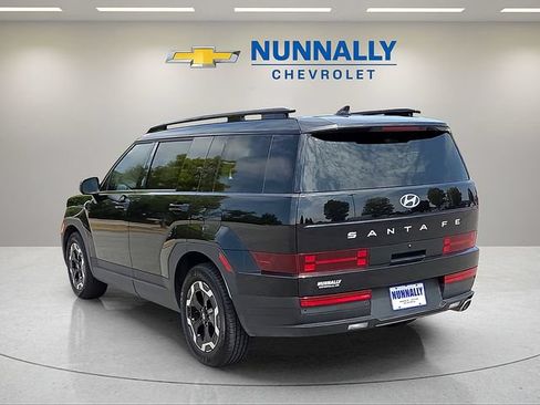 Used 2025 Hyundai Santa Fe SEL FWD image 3