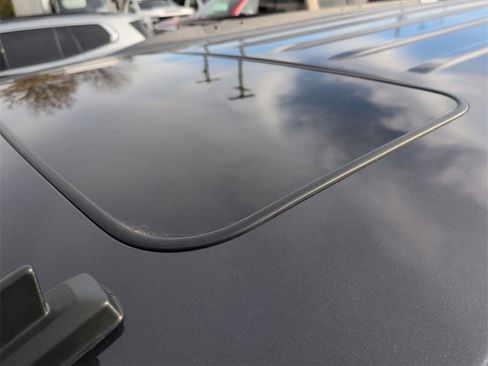 Used 2015 GMC Yukon SLT image 15