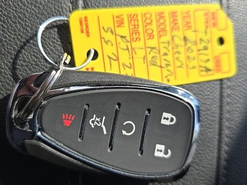 Used 2023 Chevrolet Traverse LT image 8