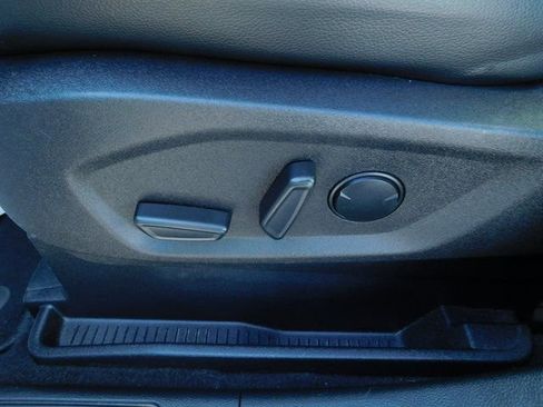 Used 2023 Ford Edge SEL image 23