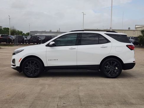 Used 2023 Chevrolet Equinox RS w/ LPO, Floor Liner Package image 4