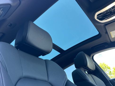 New 2026 Porsche Macan AWD/4WD image 19