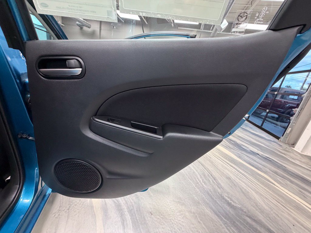 Used 2011 MAZDA MAZDA2 Touring FWD image 38