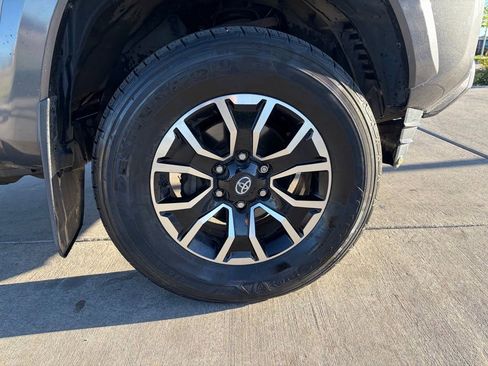 Used 2021 Toyota Tacoma 4x4 Double Cab w/ Tacoma SR5 Package image 7