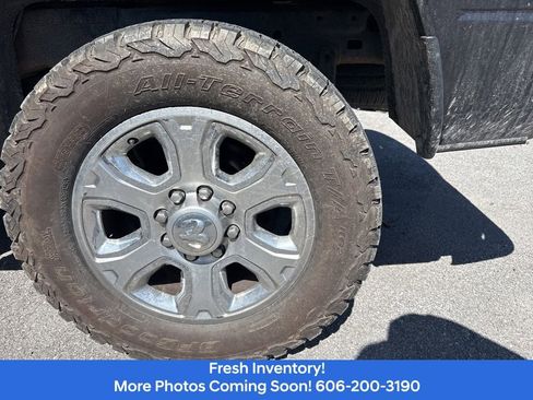 Used 2016 RAM 2500 Tradesman w/ Chrome Appearance Group AWD/4WD image 9