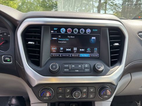 Used 2018 GMC Acadia SLT FWD image 19