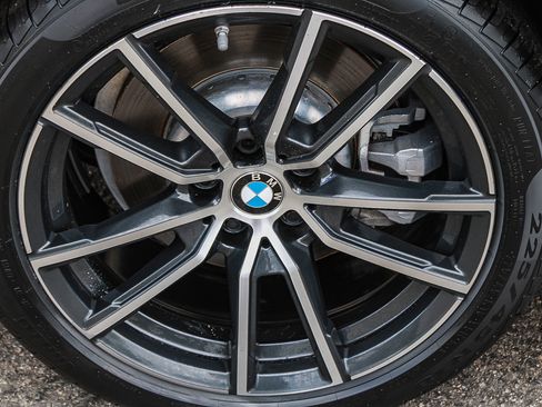 Used 2019 BMW 330i Sedan w/ Driving Assistance Package RWD image 11