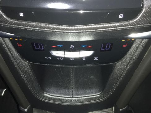 Used 2024 Cadillac XT5 Sportv w/ Technology Package AWD/4WD image 37