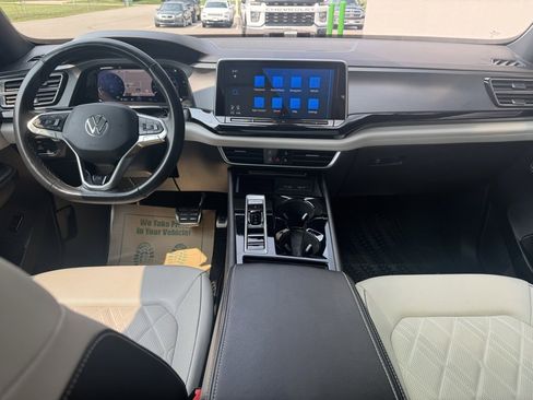 Used 2025 Volkswagen Atlas Cross Sport SEL Premium R-Line image 13