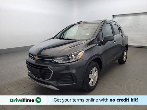 Used 2017 Chevrolet Trax LT w/ LT Convenience Package AWD/4WD image 1