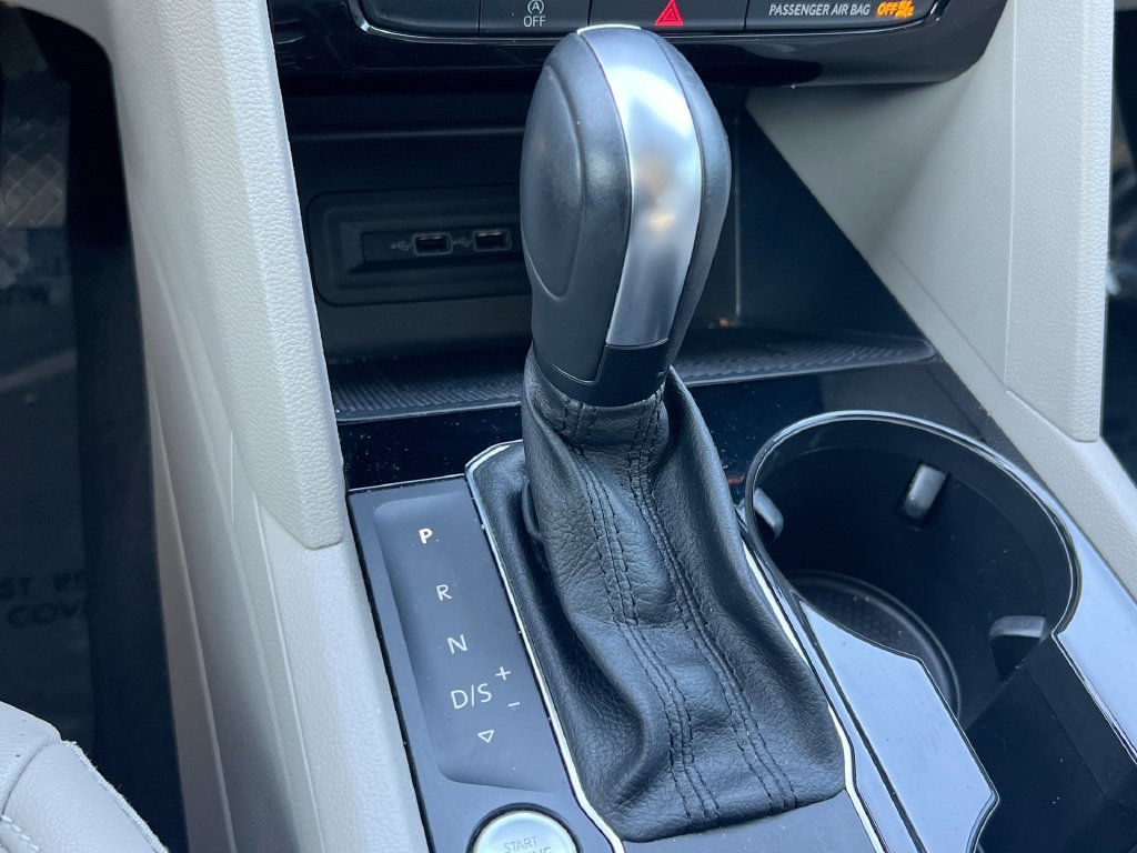 Used 2021 Volkswagen Atlas SEL AWD/4WD image 28