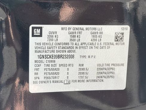 Used 2011 Chevrolet Suburban LTZ RWD image 33