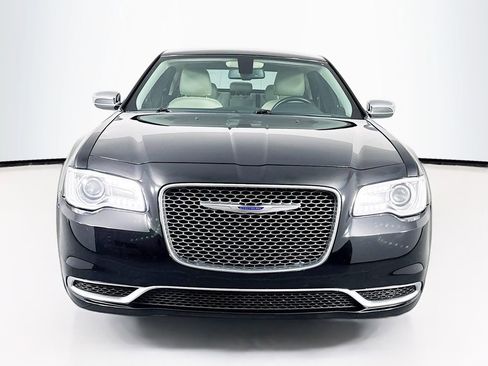Used 2021 Chrysler 300 Touring w/ Chrome Appearance Package image 2