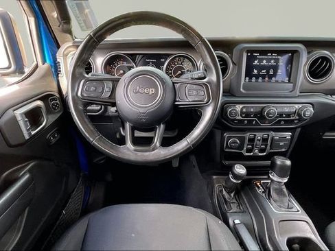 Used 2022 Jeep Gladiator Sport AWD/4WD image 8