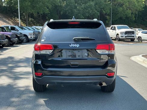 Used 2021 Jeep Grand Cherokee Laredo RWD image 4