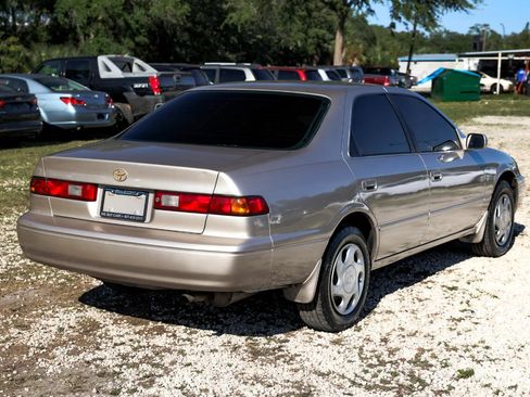Used 1997 Toyota Camry CE image 11