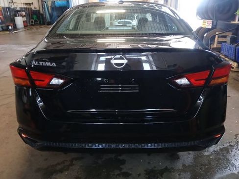 Used 2025 Nissan Altima 2.5 SV FWD image 6