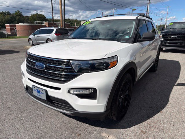 Used 2021 Ford Explorer XLT w/ Equipment Group 202A AWD/4WD image 3