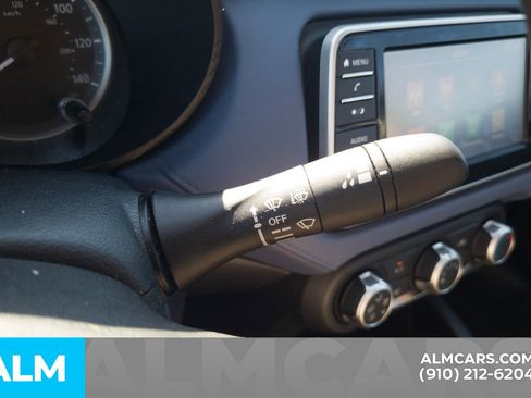 Used 2023 Nissan Versa SV image 14