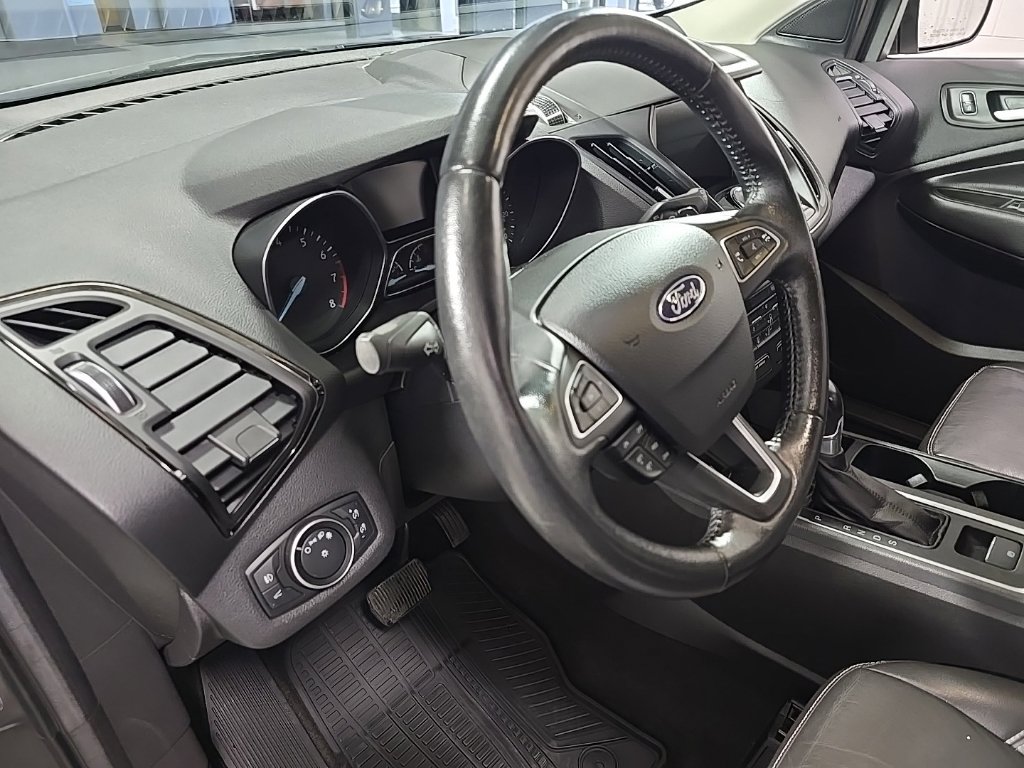 Used 2017 Ford Escape Titanium AWD/4WD image 18