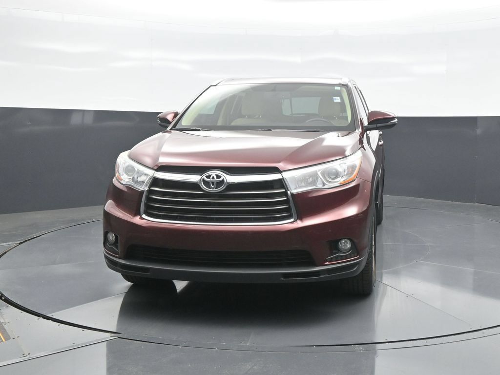 Used 2015 Toyota Highlander XLE AWD/4WD image 2