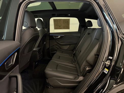 Used 2025 Audi Q7 2.0T Premium w/ Convenience Plus Package AWD/4WD image 23