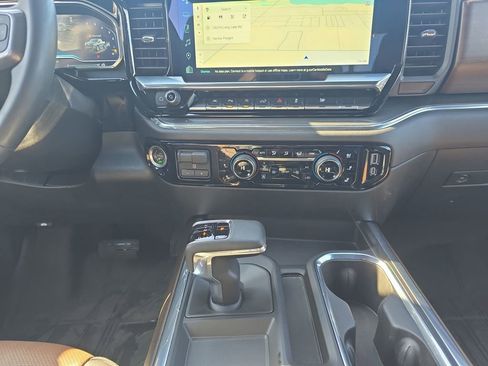 Certified 2024 Chevrolet Silverado 1500 High Country w/ Technology Package image 18