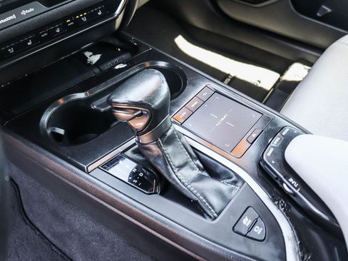 Used 2019 Lexus UX 250h AWD/4WD image 24