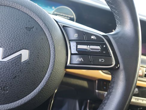 Certified 2025 Kia Seltos EX w/ EX Sunroof Package image 29