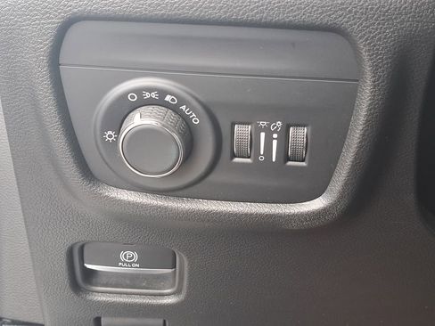 Used 2023 Jeep Grand Cherokee L Laredo w/ Luxury Tech Group I image 26