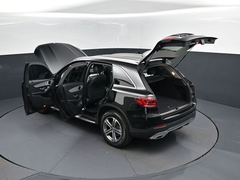 Used 2021 Mercedes-Benz GLC 300 image 2