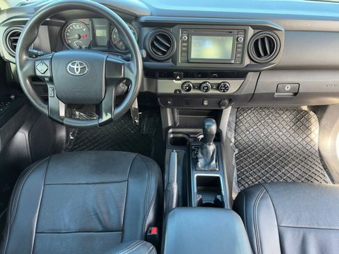 Used 2016 Toyota Tacoma SR image 12