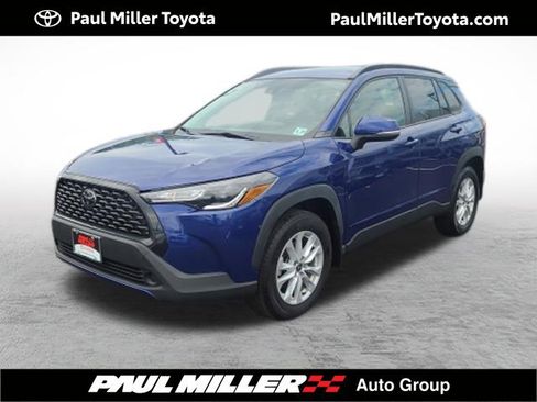 Certified 2022 Toyota Corolla Cross LE AWD/4WD image 1