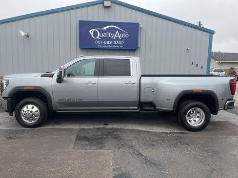 Used 2026 GMC Sierra 3500 Denali Ultimate w/ LPO, Black Badging Package AWD/4WD image 1