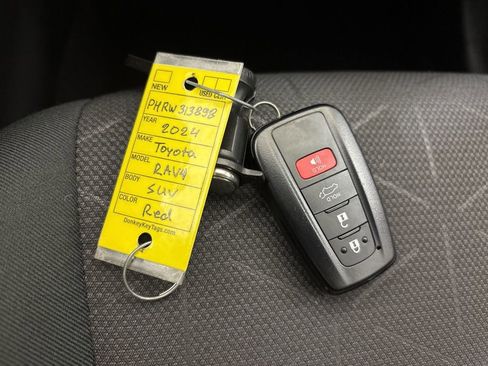 Used 2024 Toyota RAV4 XLE w/ Convenience Package image 28