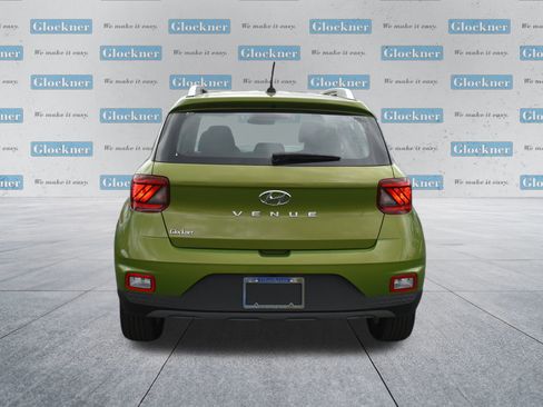 Used 2024 Hyundai Venue SEL image 7