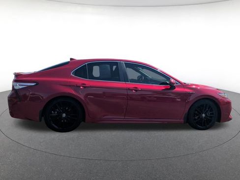 Used 2020 Toyota Camry SE FWD image 6