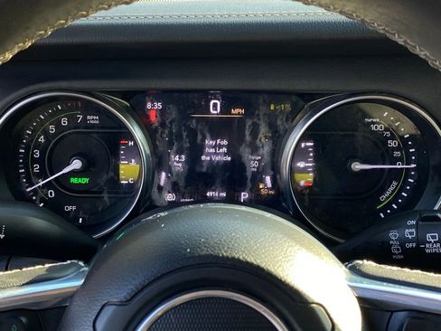 Used 2023 Jeep Wrangler Unlimited Sahara image 15