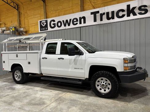 Used 2016 Chevrolet Silverado 3500 W/T AWD/4WD image 3