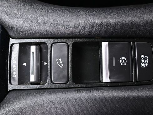 Used 2023 Honda HR-V LX image 27