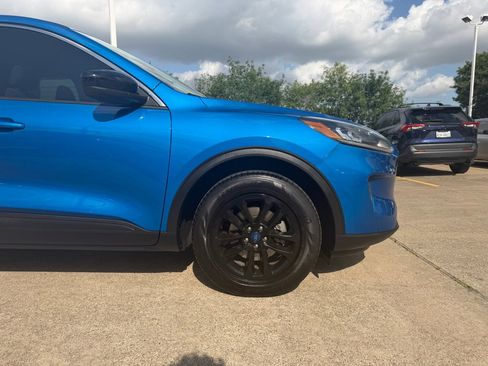 Used 2021 Ford Escape SE w/ Cold Weather Package AWD/4WD image 9