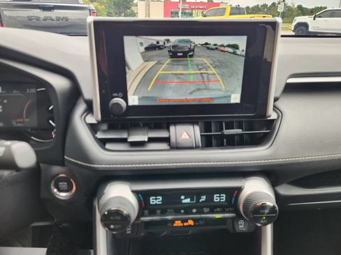 Used 2025 Toyota RAV4 XLE AWD/4WD image 27